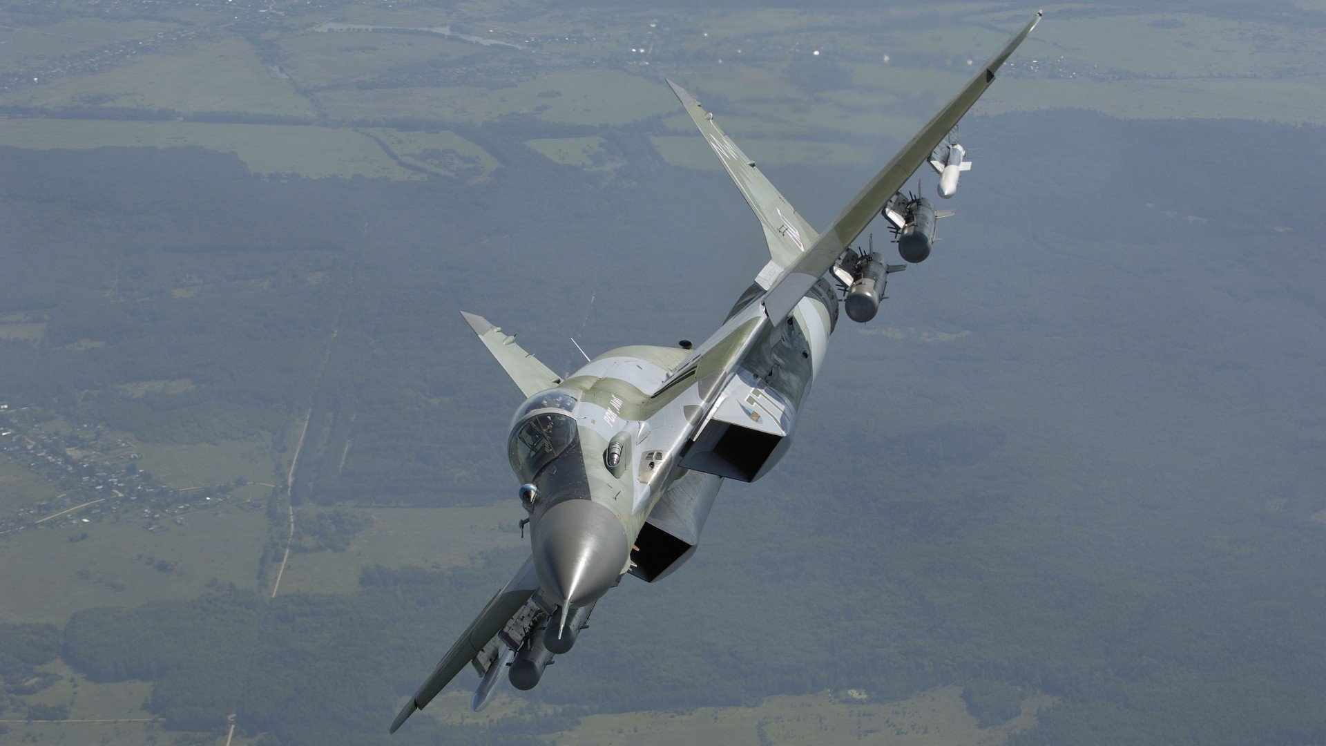 《电竞迷专属：粉丝见面会精彩瞬间》，电竞 粉丝