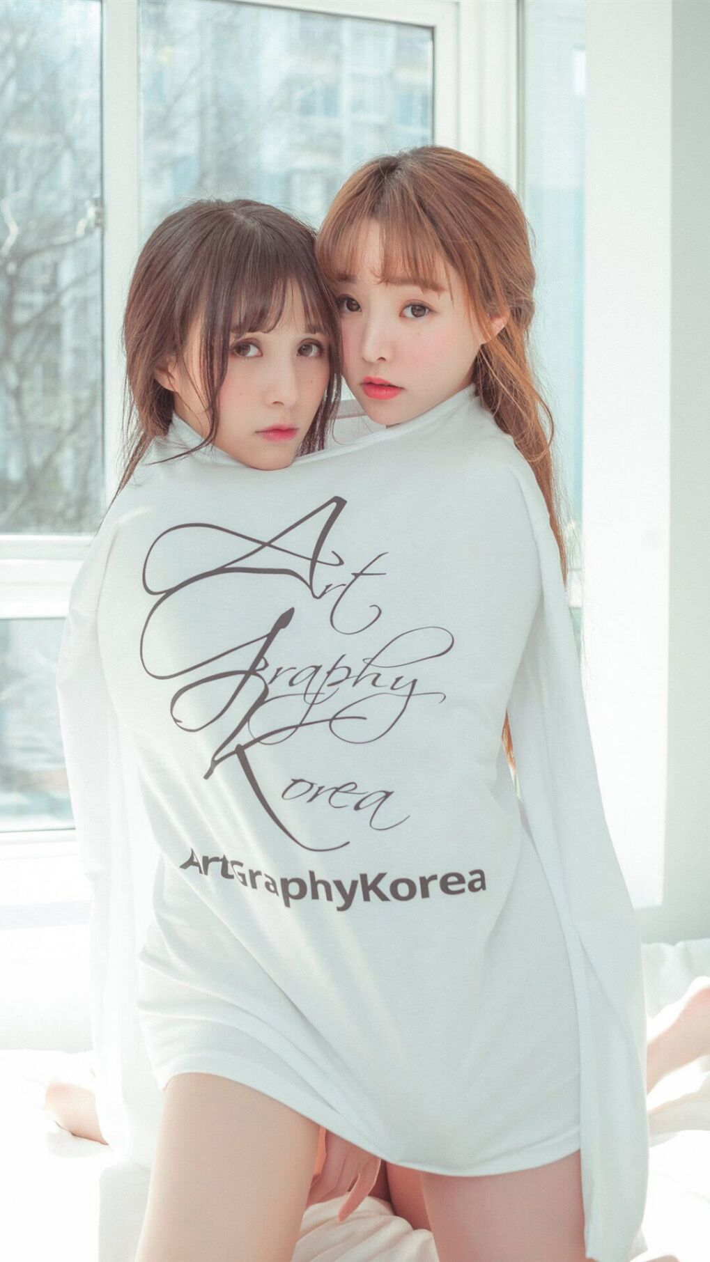 爱游戏电竞官网-公牛公布2025新赛季赛程海报，采用AI艺术风格，公牛下赛季首发